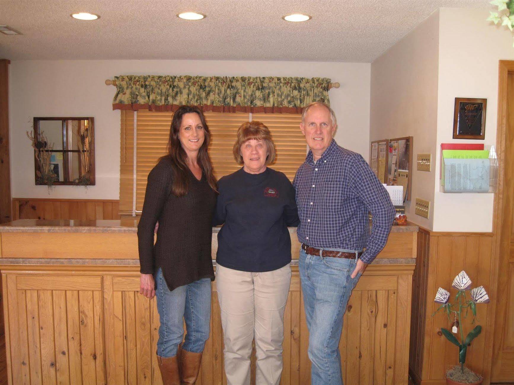 Jonathan Creek Inn And Villas Maggie Valley Exterior photo